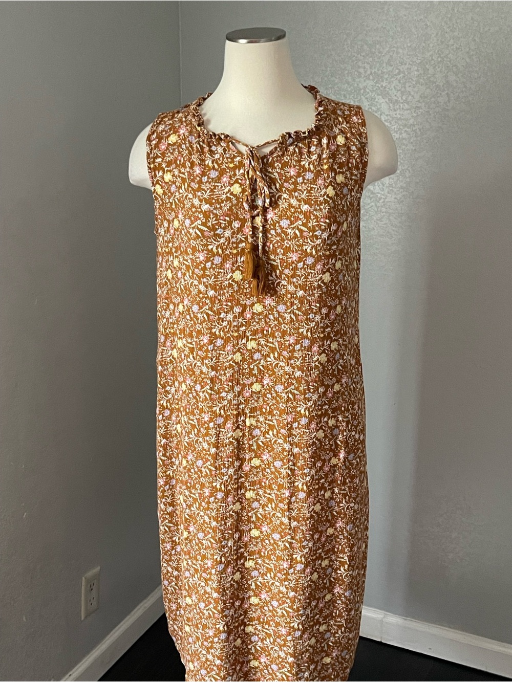 Studio B by Bobeau Floral Rust dress Blouse